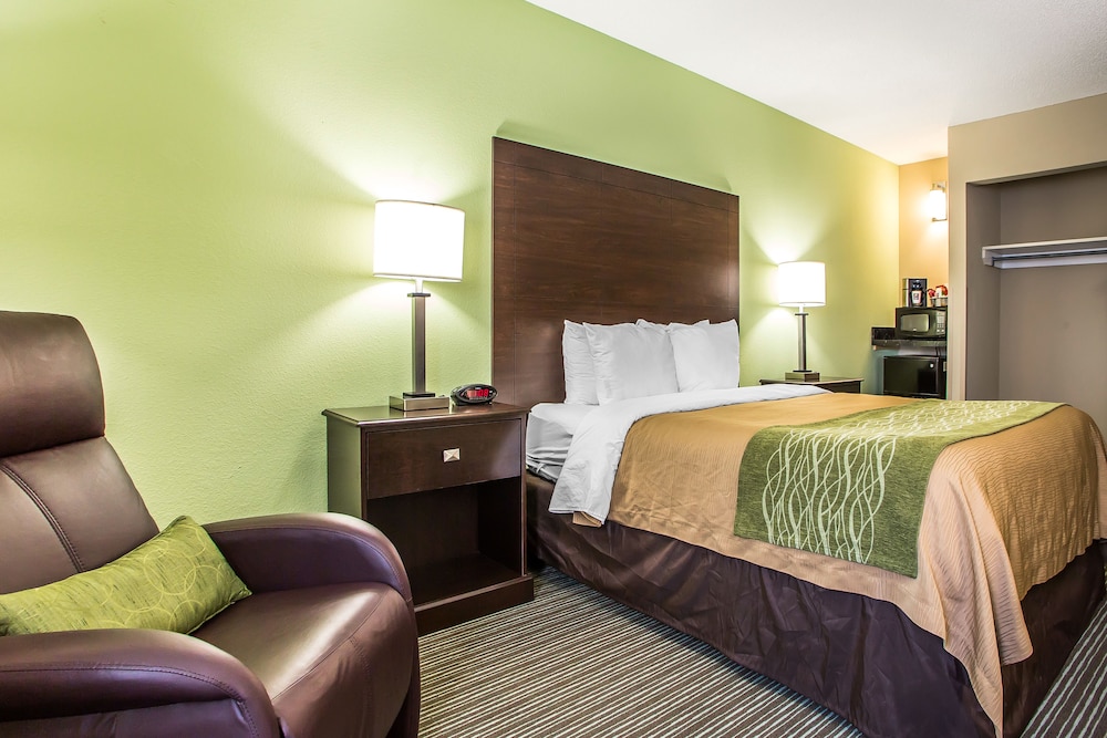comfort inn and suites kansas city northeast