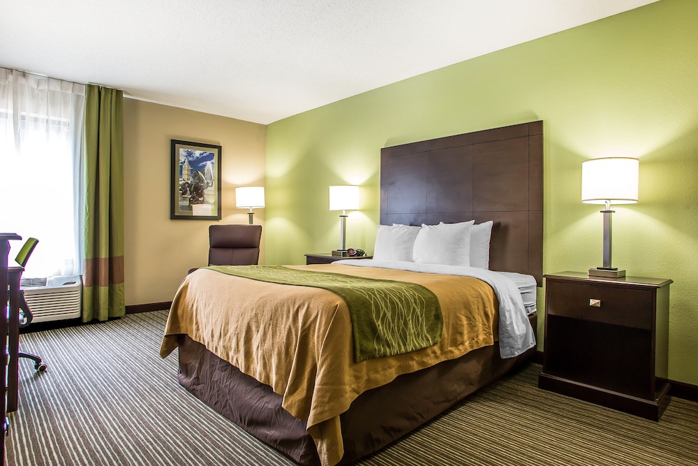 comfort inn and suites kansas city northeast