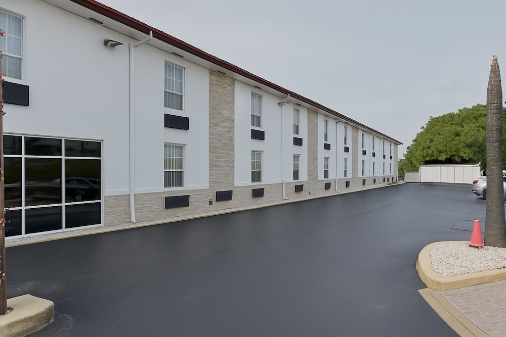 baymont by wyndham florida city