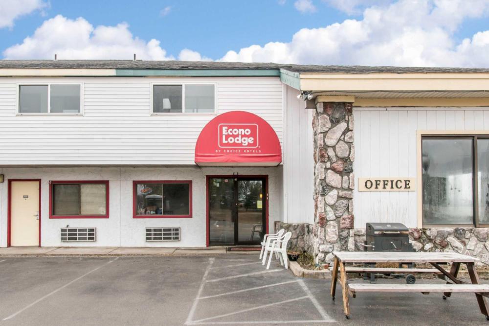 super 8 by wyndham petoskey