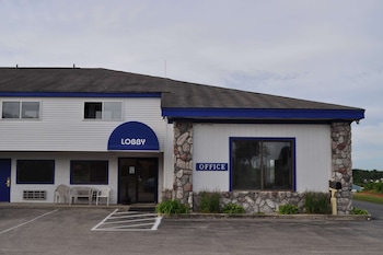 super 8 by wyndham petoskey