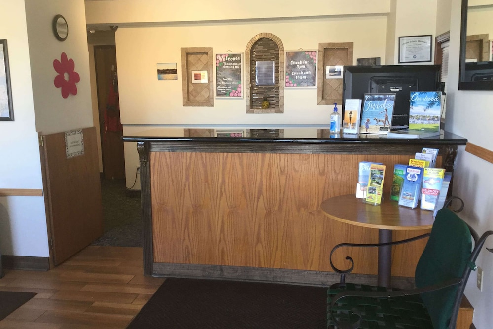 super 8 by wyndham petoskey