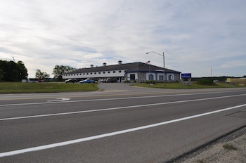 super 8 by wyndham petoskey