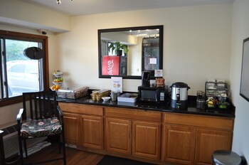 super 8 by wyndham petoskey