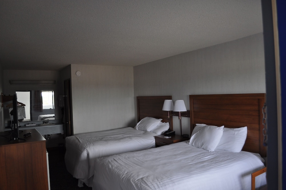 super 8 by wyndham petoskey