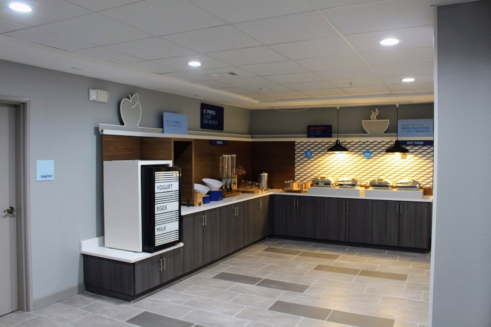 holiday inn express and suites enterprise