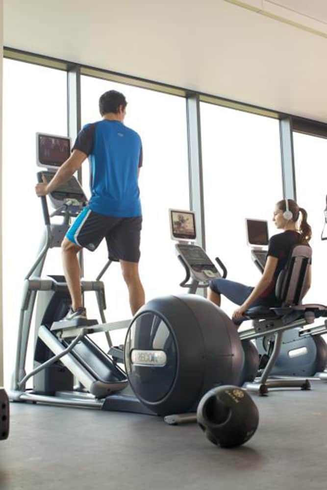 holiday inn express hotel and suites