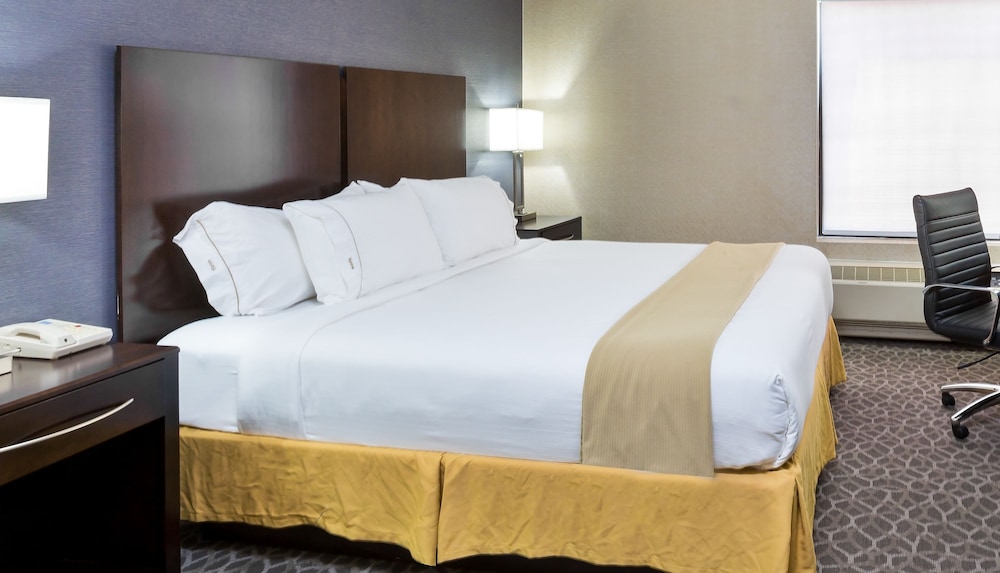 holiday inn express hotel and suites