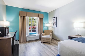 blue water inn and suites bw signature collection