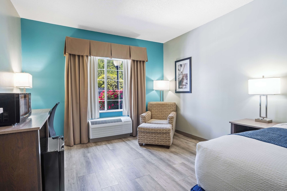 blue water inn and suites bw signature collection