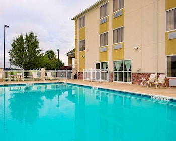 quality inn spring mills martinsburg north