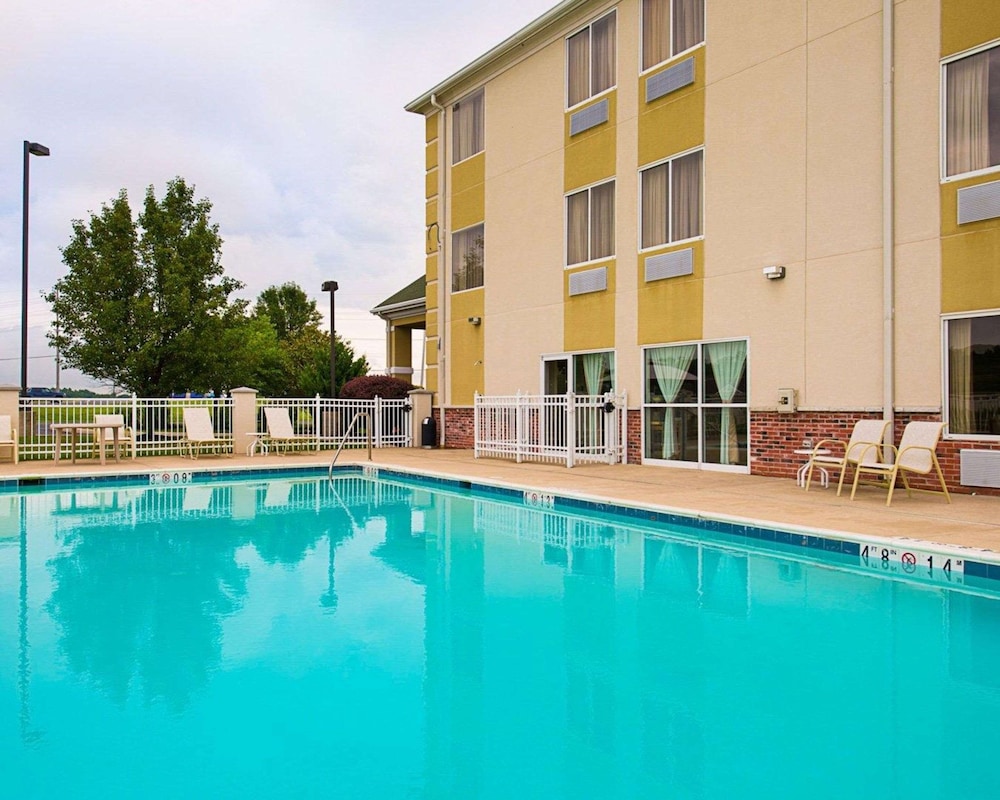 quality inn spring mills martinsburg north
