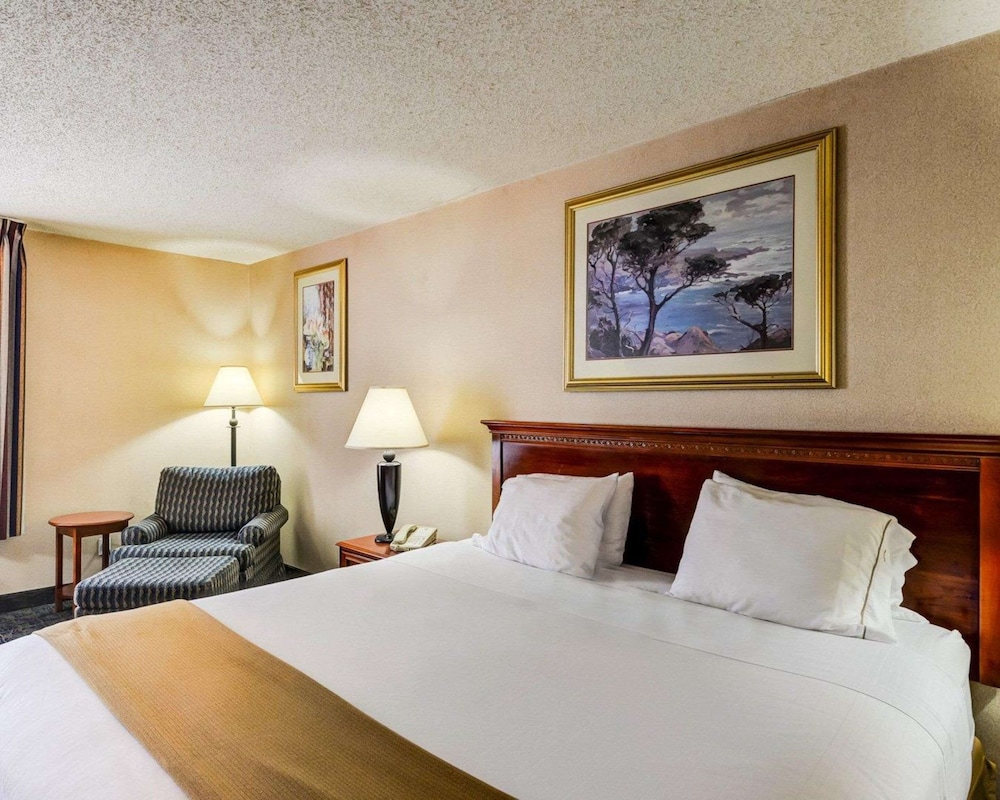 quality inn spring mills martinsburg north