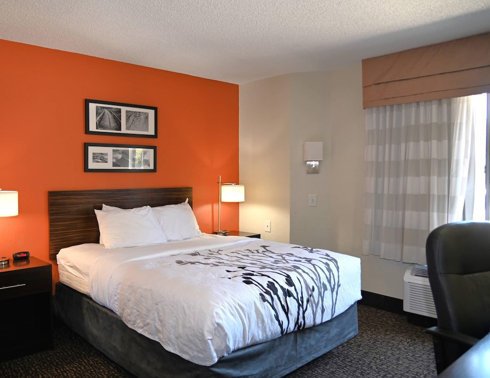 sleep inn and suites near ft bragg
