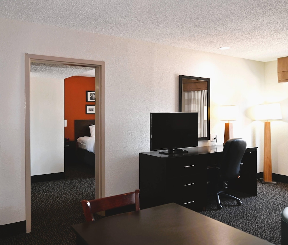 sleep inn and suites near ft bragg
