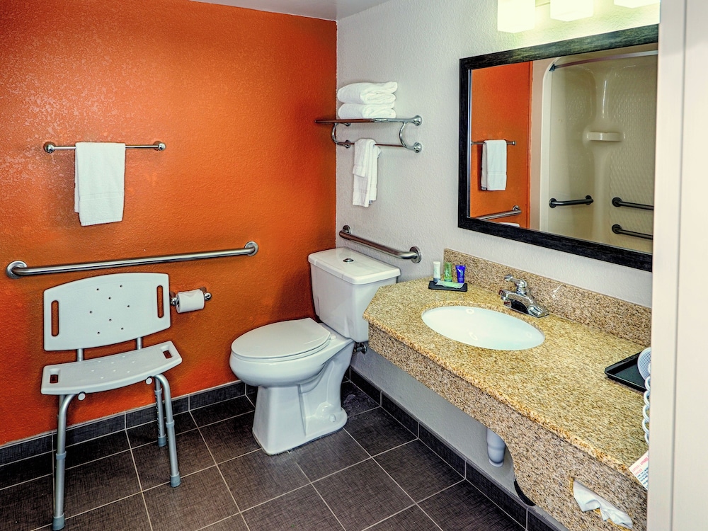 sleep inn and suites near ft bragg
