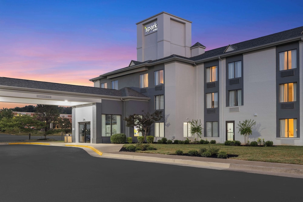 spark by hilton fredericksburg southpoint