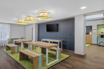 spark by hilton fredericksburg southpoint