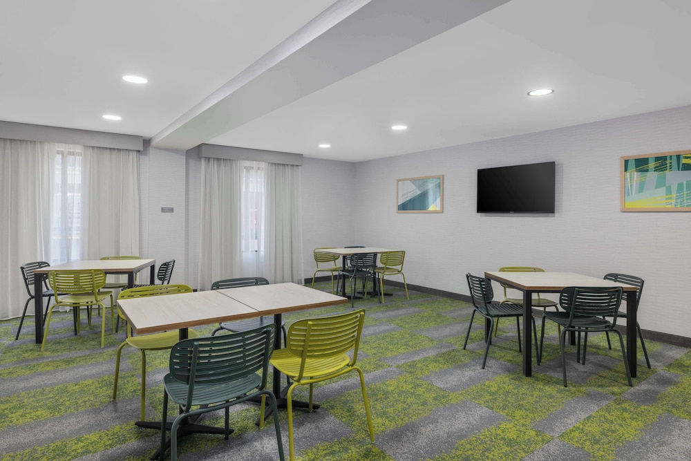 spark by hilton fredericksburg southpoint