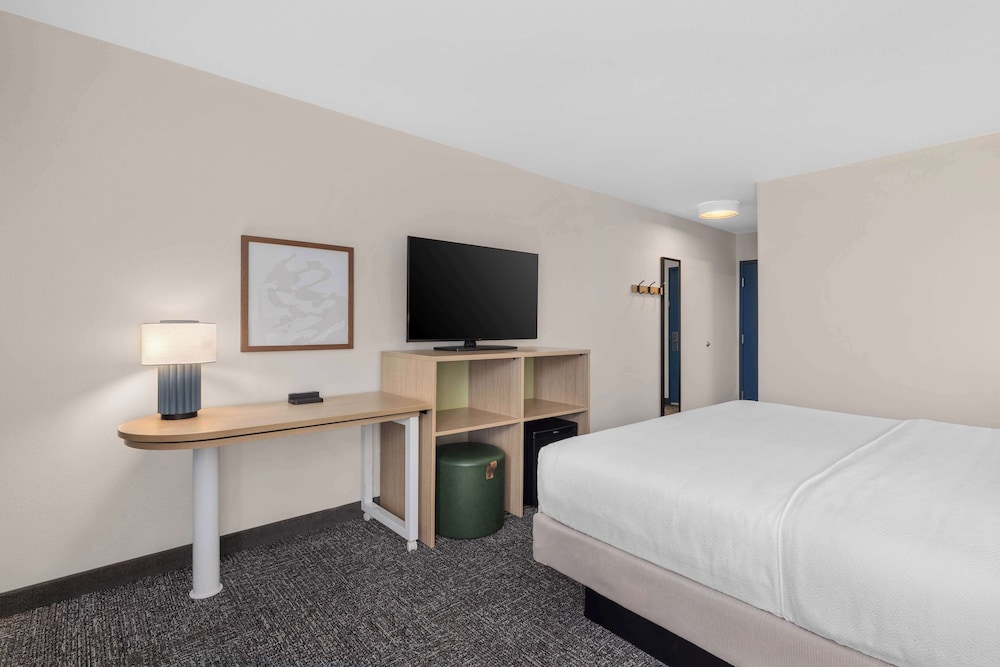 spark by hilton fredericksburg southpoint