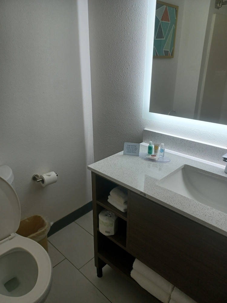 comfort inn and suites