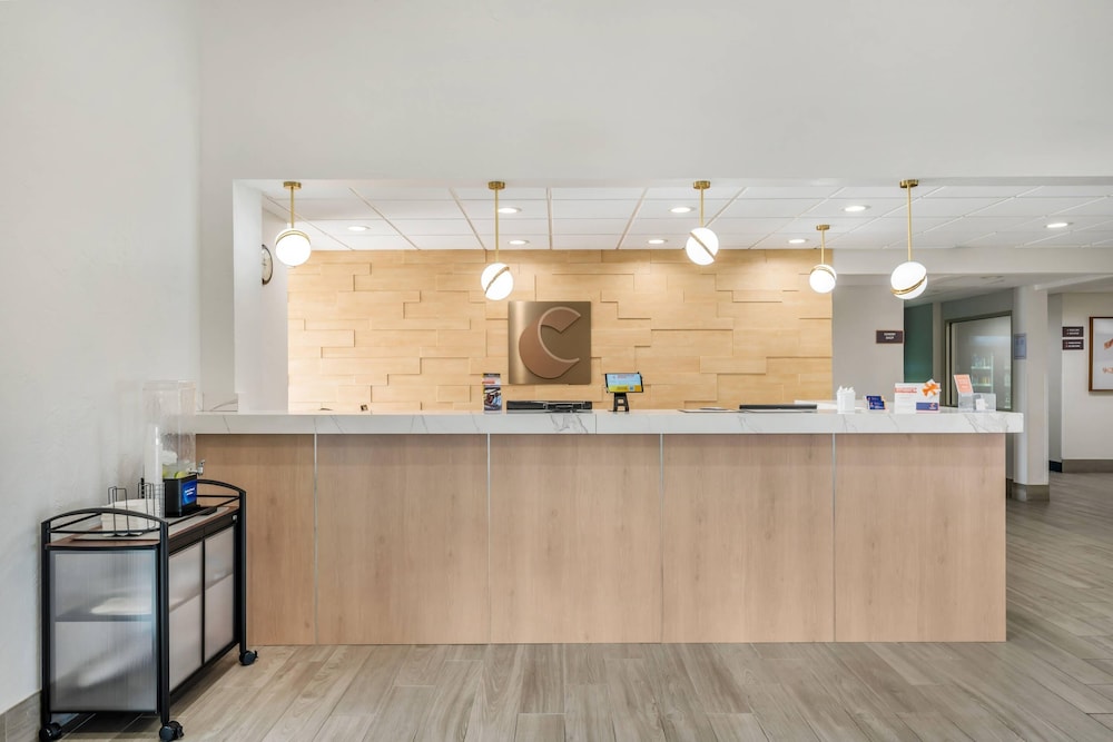 comfort inn and suites