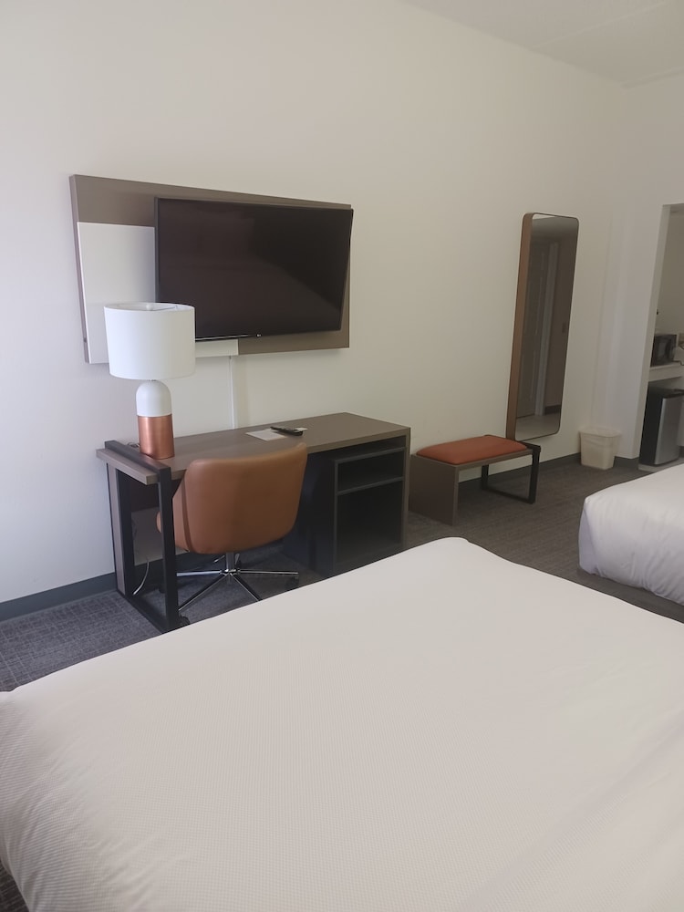 comfort inn and suites