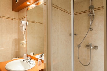 hotel kyriad tours saint pierre des corps gare
