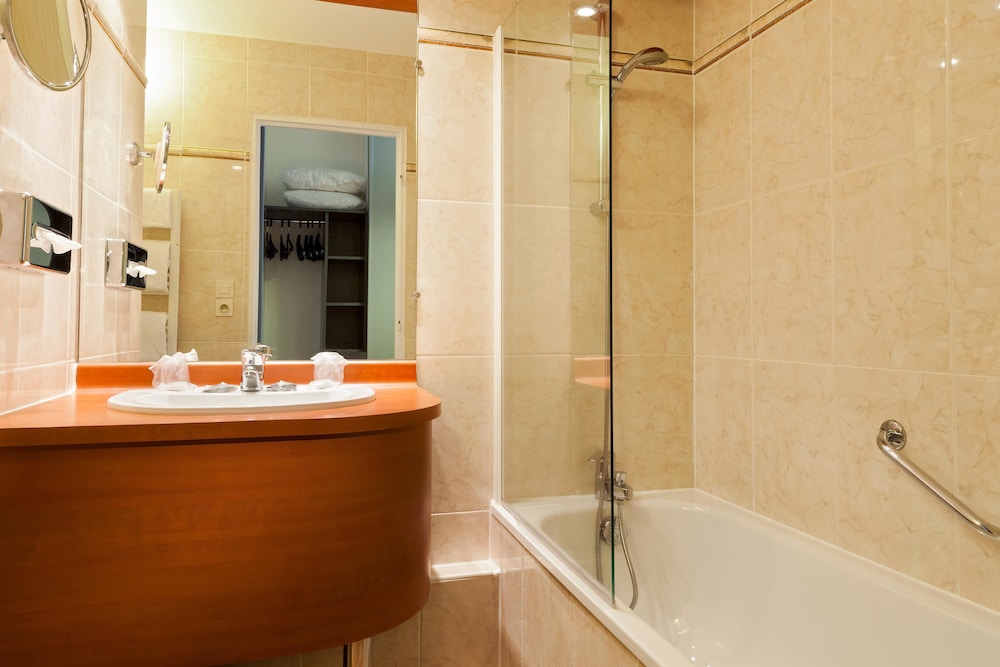hotel kyriad tours saint pierre des corps gare