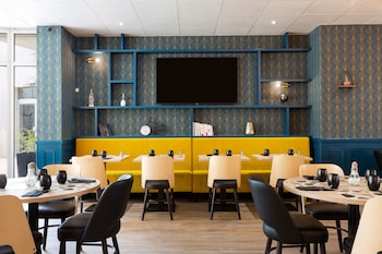 hotel kyriad tours saint pierre des corps gare