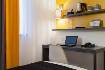 hotel kyriad tours saint pierre des corps gare