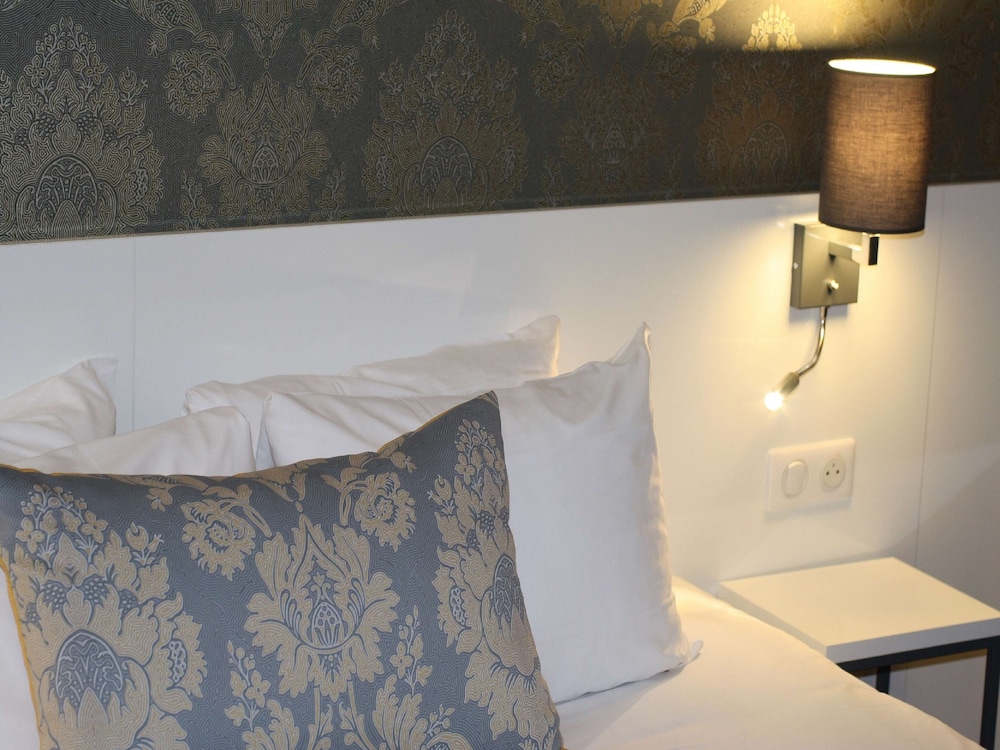 hotel kyriad tours saint pierre des corps gare