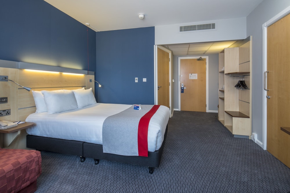 holiday inn express leicester walkers stadium