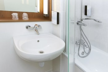 hotel campanile paris est bobigny