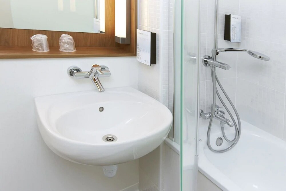 hotel campanile paris est bobigny