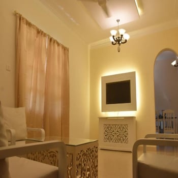 lillywoods highland beach resort