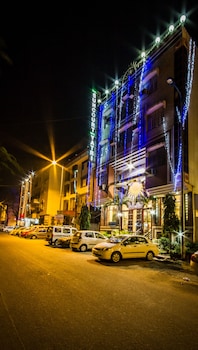 hotel suncourt yatri