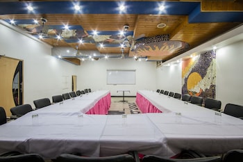 hotel suncourt yatri