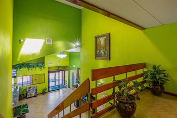 quality inn and suites near six flags east