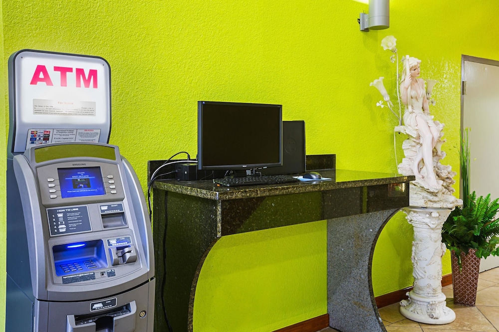 quality inn and suites near six flags east