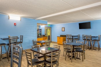 quality inn and suites near six flags east