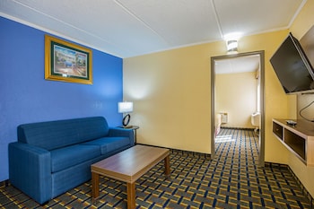quality inn and suites near six flags east