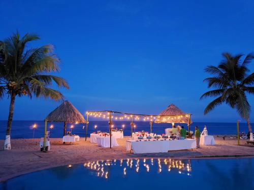 Hopkins Bay, A Muy'ono Resort,,3.5 star