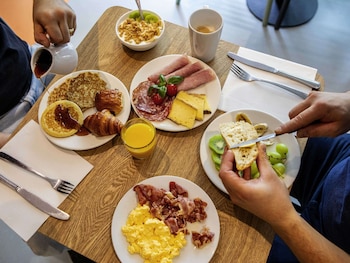 ibis styles paris st denis pleyel