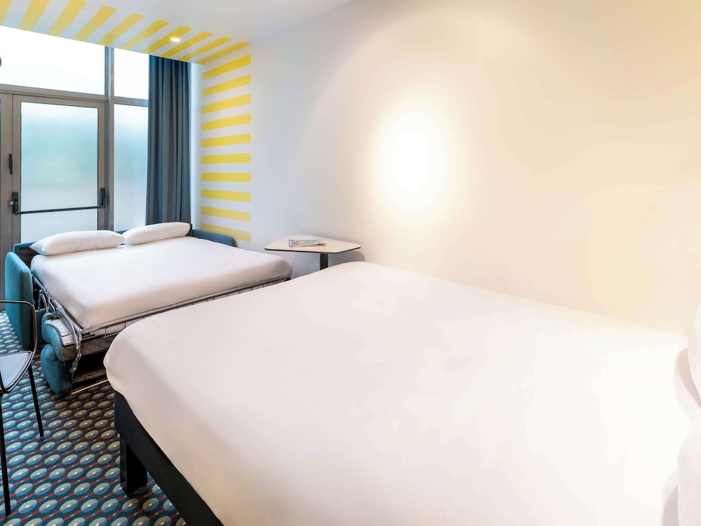 ibis styles paris st denis pleyel