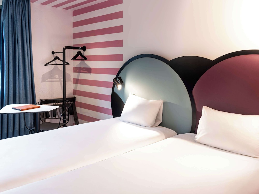 ibis styles paris st denis pleyel