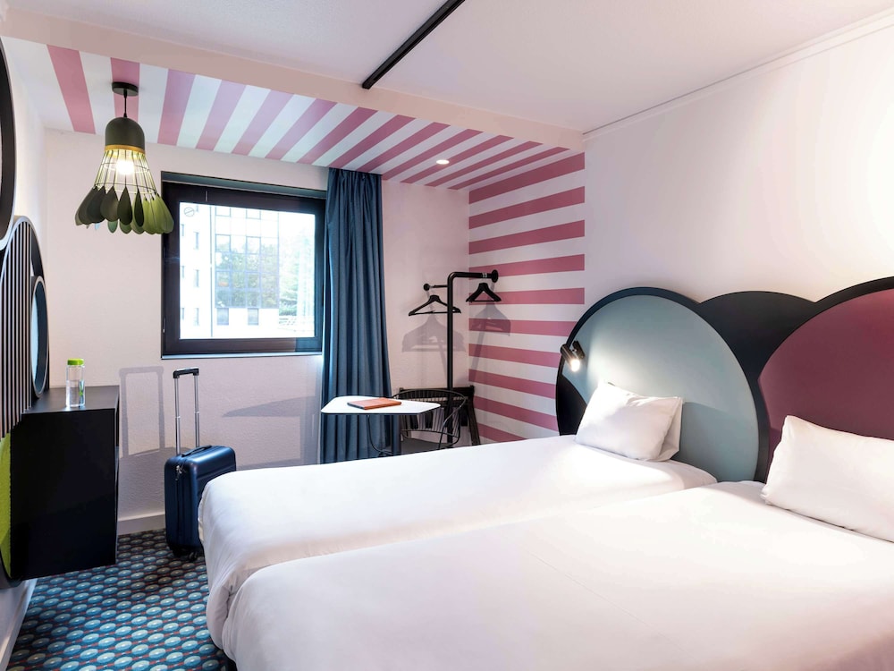 ibis styles paris st denis pleyel