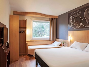 ibis barcelona cornella