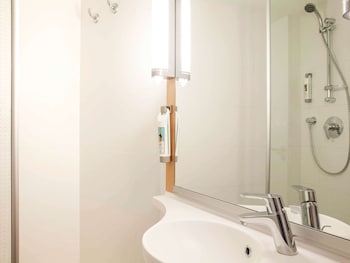 ibis barcelona cornella