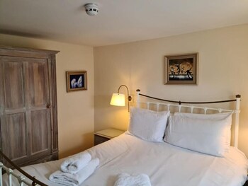 henrietta house a member of radisson individuals